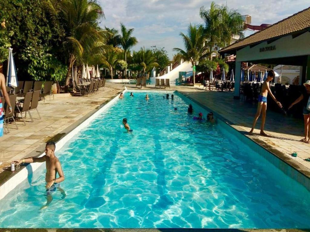 Lacqua Diroma Apartamento Completo Com Fogao, Geladeira, Micro-Ondas, Piscina 24H, Acomoda Ate 5 Pessoas Caldas Novas Luaran gambar